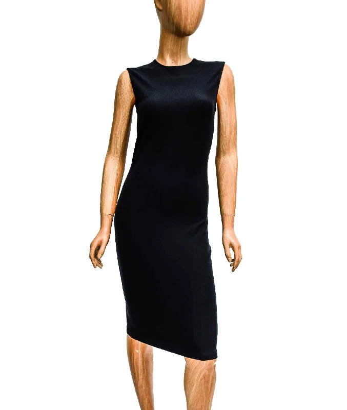 Sleeveless Fitted Black Dress